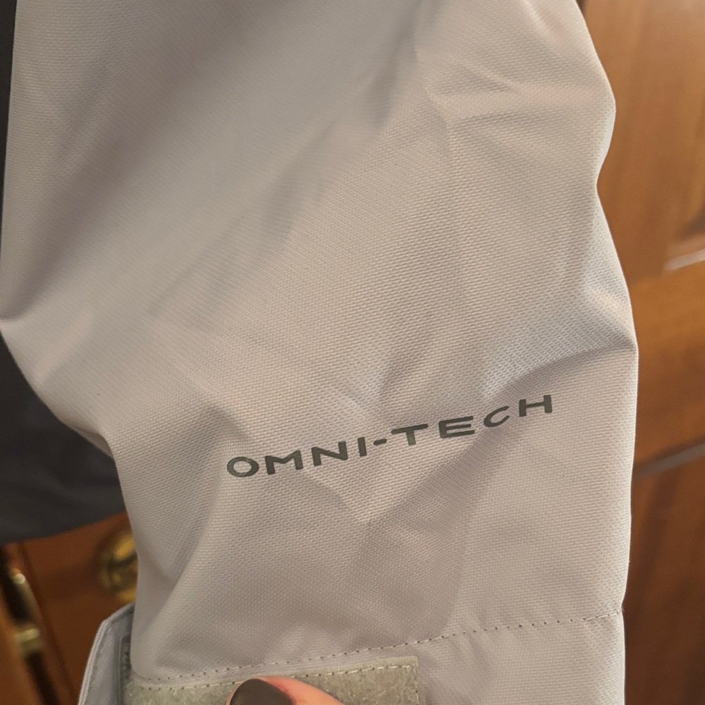 Columbia Gray and Black Ski Jacket - Picture 10 of 16